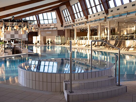 Thermenbecken innen im Thermenresort Loipersdorf
