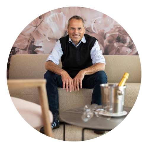 Hannes Wagner - Hoteldirektor im Thermenhotel Vier Jahreszeiten.